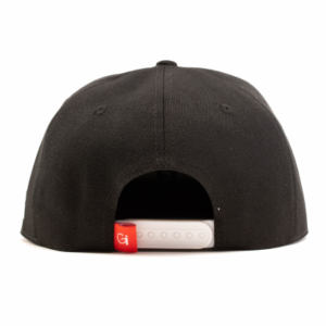 Back of OG snapback in color black white