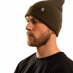 dakr green long beanie with black label