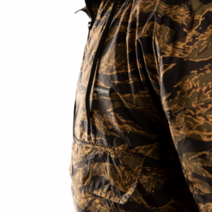 pullover jacket chest logo detail of great injuries in the color camo