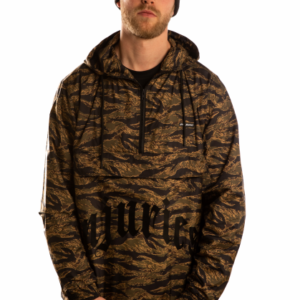 front of cartel camo pulloverjacket in the color green camo